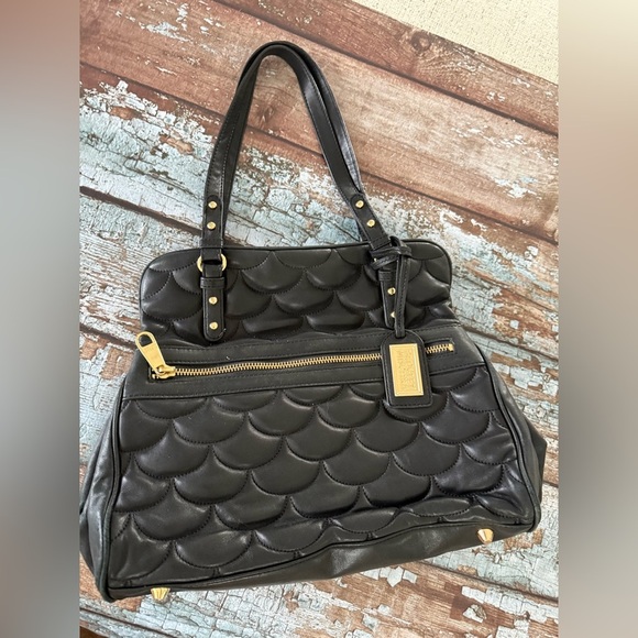Badgley Mischka Super soft Black Quilted Shoulder Bag - Picture 3 of 13
